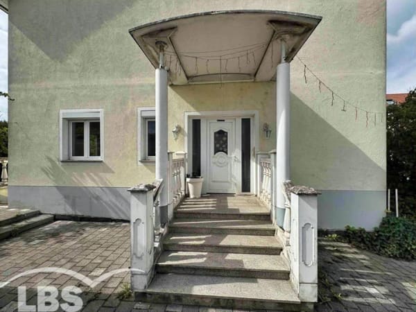 Immobilie in Nersingen - vielseitiges Einfamilienhaus mit 257 m²  Wohnfläche - Bild 1