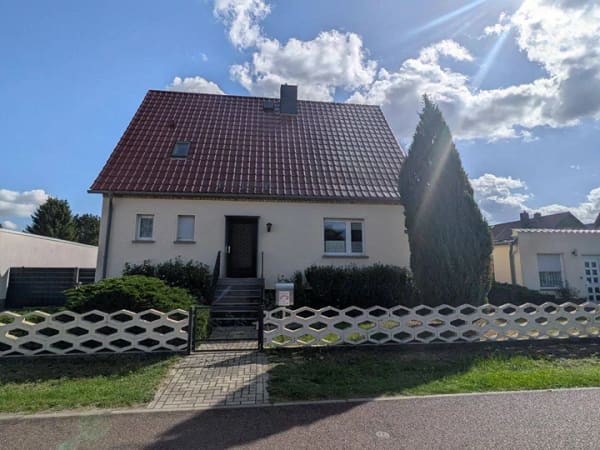 Immobilie in Oranienbaum-Wörlitz - Einfamilienhaus mit großer Werkstatt - Wohnen und Arbeiten in Oranienbaum - Bild 0