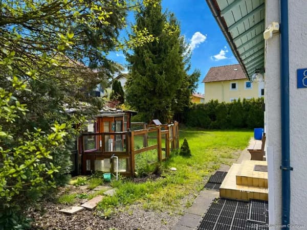 Immobilie in Altenmarkt an der Alz - Gelegenheit in Altenmarkt! Renovierungsbedürftiges Einfamilienhaus in ausgesprochen ruhiger Wohnlage - Bild 1