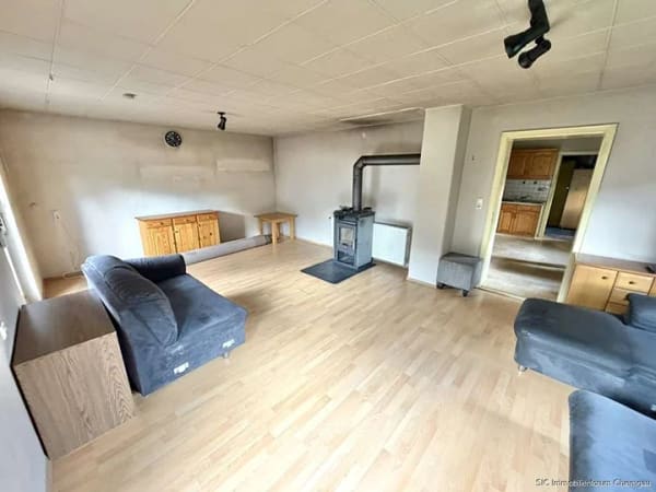 Immobilie in Altenmarkt an der Alz - Gelegenheit in Altenmarkt! Renovierungsbedürftiges Einfamilienhaus in ausgesprochen ruhiger Wohnlage - Bild 3