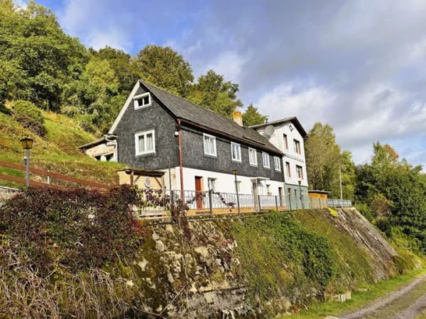 Immobilie in Katzhütte - Alleinlage mit Weitblick? Großzügiges Gebäudeensemble in traumhafter Lage von Katzhütte - Bild 0