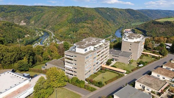 Immobilie in Lahnstein - Großzügige 2-Zimmer- Wohnung mit Loggia, Aufzug, Schwimmbad und Sauna in Lahnstein auf der Höhe - Bild 1