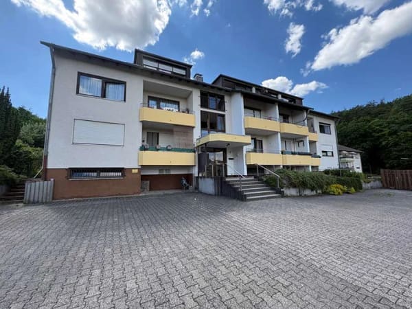 Immobilie in Bad Soden-Salmünster - Klein, praktisch, attraktiv: Einzimmerwohnung mit Balkon und Stellplatz! - Bild 0