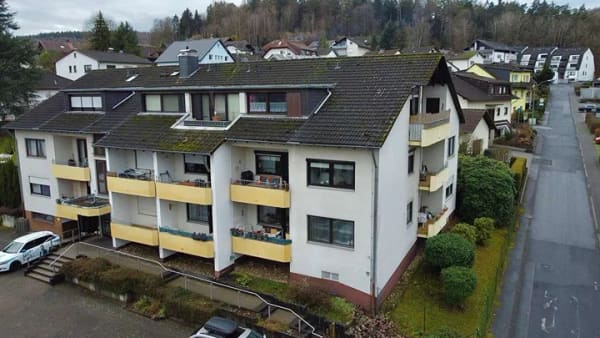 Immobilie in Bad Soden-Salmünster - Klein, praktisch, attraktiv: Einzimmerwohnung mit Balkon und Stellplatz! - Bild 1