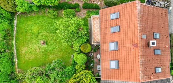 Immobilie in Schwalbach - Vielseitiges Dreifamilienhaus als Kapitalanlage oder Mehrgenerationenhaus in zentraler Lage - Bild 0