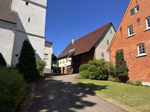 Immobilie in Ebersbach an der Fils - Mehrfamilienhaus und Baugrundstück auf einem 1.245 m² großen Grundstück - Bild 0