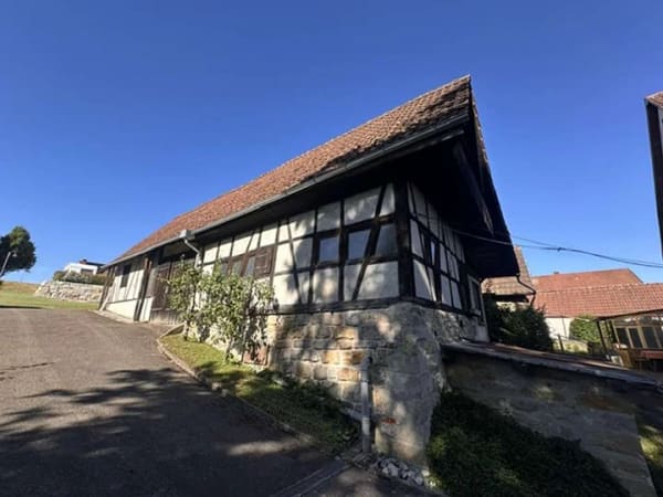 Immobilie in Ebersbach an der Fils - Mehrfamilienhaus und Baugrundstück auf einem 1.245 m² großen Grundstück - Bild 1