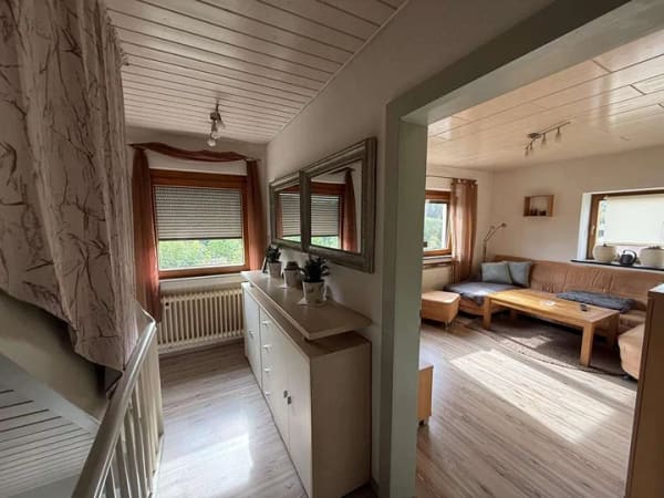 Immobilie in Sigmaringen - Wohnen mit Wohlfühlfaktor in Oberschmeien – Kachelofen und Felsidylle im Garten

 - Bild 4