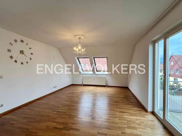 Immobilie in Pleidelsheim - 2,5-Zimmer-Dachgeschosswohnung mit Balkon und individuellem Gestaltungspotenzial - Bild 2