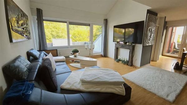 Immobilie in Dittelbrunn - Großzügige Maisonette Wohnung mit Galerie, Dachterrasse und Garage in Dittelbrunn - Bild 1