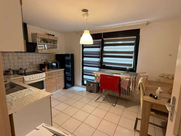 Immobilie in Neulingen - Großzügiges Zweifamilienhaus mit zwei Wohnungen, Garagen und großem Grundstück - Bild 2