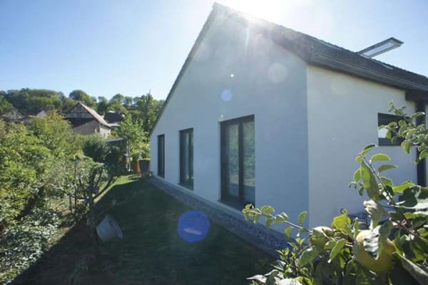 Immobilie in Löwenstein - Bungalow mit bestem Energiekonzept - jeder Quadratmeter ein Wohnerlebnis - Bild 2