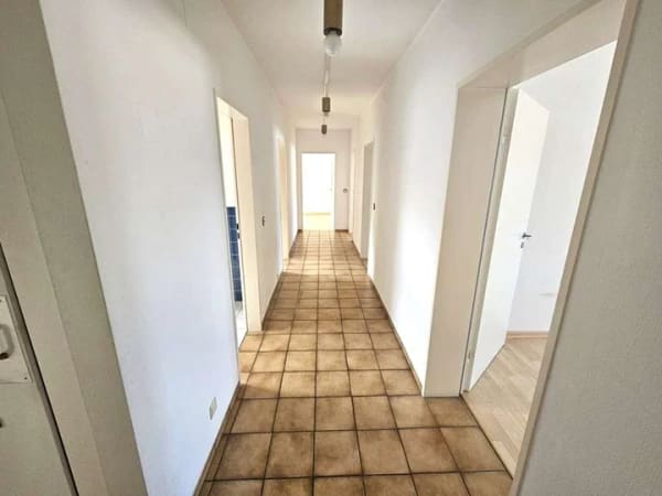 Immobilie in Merzhausen - Familienfreundliche 4 Zi. Eigentumswohnung auf Erbpachtgrundstück in Merzhausen - Bild 2