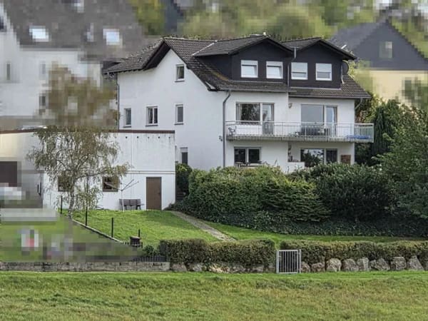 Immobilie in Biebrich - Direkte Feldrandlage - attraktives Mehrfamilienhaus in naturnaher Umgebung - Bild 0