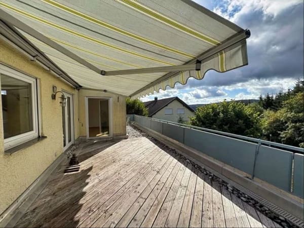 Immobilie in Furtwangen im Schwarzwald - 4-Zimmer-Wohnung mit großzügiger Terrasse und Garage - Bild 2