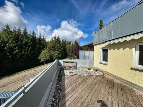 Immobilie in Furtwangen im Schwarzwald - 4-Zimmer-Wohnung mit großzügiger Terrasse und Garage - Bild 3
