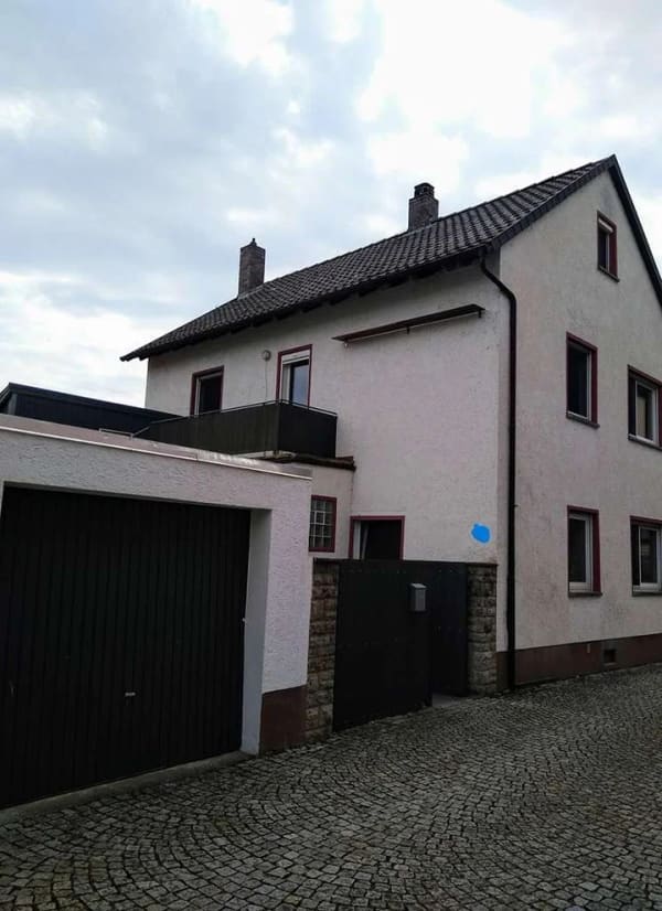 Immobilie in Estenfeld - Provisionsfrei: Haus mit Garage zu verkaufen - Bild 1