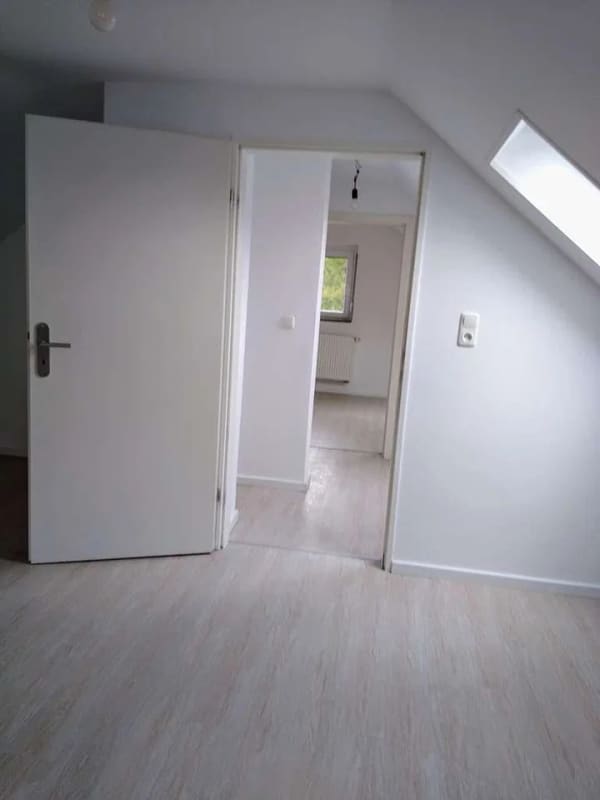 Immobilie in Estenfeld - Provisionsfrei: Haus mit Garage zu verkaufen - Bild 2