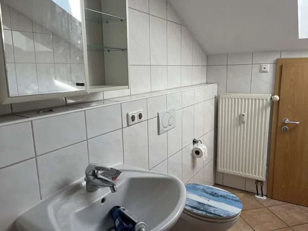 Immobilie in Warngau - attraktive Dachgeschosswohnung in ruhiger Lage - Bild 1