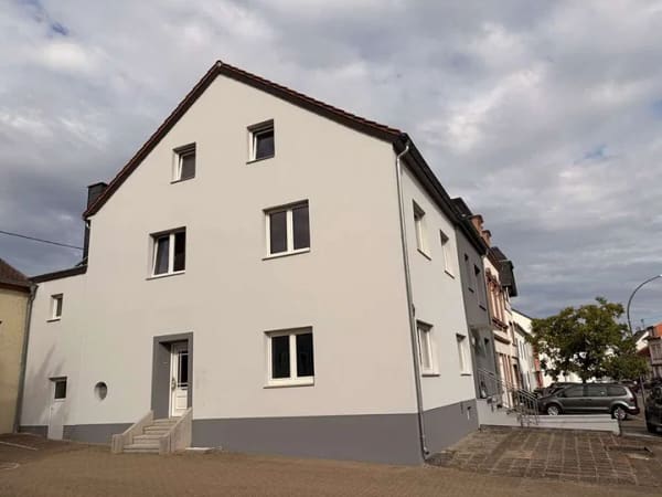 Immobilie in Saarlouis - Modernisiertes Einfamilienhaus in zentraler Lage von Saarlouis-Lisdorf - Bild 0