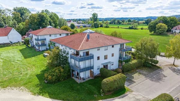 Immobilie in Jettingen-Scheppach - Wohnen im Grünen – gepflegte 3-Zimmer-Wohnung mit großzügigem umlaufendem Balkon - Bild 0