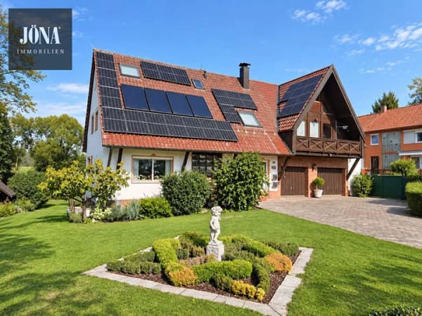 Immobilie in Stadtsteinach - Einziehen - wohlfühlen!
Großzügiges Zweifamilienhaus mit Pool und großem Garten - Bild 0