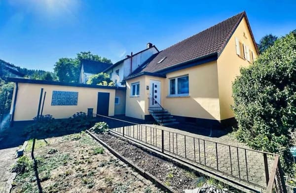 Immobilie in Rammelsbach - Rammelsbach - Einfamilienhaus mit Garage und Garten, in ruhiger Wohnlage - Bild 1