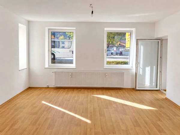 Immobilie in Immenstadt im Allgäu - Altbau-Charme mit Platz für Ihre Ideen – renovierte 5-Zimmer-Wohnung mit Garage in Immenstadt - Bild 0