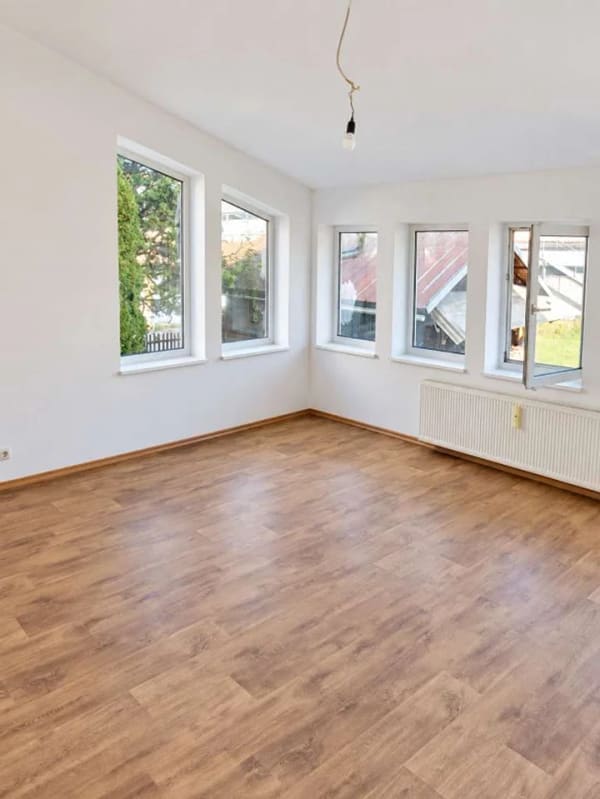 Immobilie in Immenstadt im Allgäu - Altbau-Charme mit Platz für Ihre Ideen – renovierte 5-Zimmer-Wohnung mit Garage in Immenstadt - Bild 2
