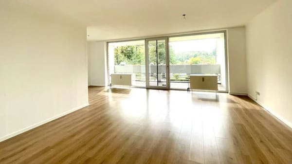Immobilie in Olpe - Großzügige Etagenwohnung mit Weitblick und sonnenverwöhntem Balkon in Olpe - Bild 2