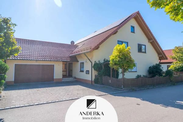 Immobilie in Bibertal - Großzügige 4-Zimmer-Dachgeschosswohnung mit ca. 117 m², Balkon & eigener PV-Anlage - Bild 0