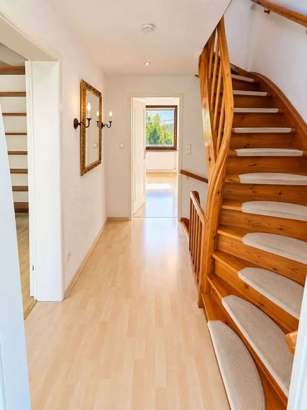 Immobilie in Goldbach - Einfamilienhaus in Goldbach mit ca. 121 m² Wohnfläche – viel Platz für Ihre individuellen Wohnideen - Bild 2