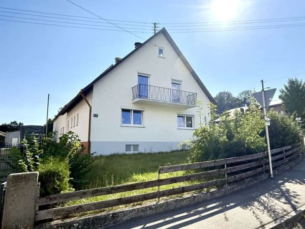 Immobilie in Holzheim - Ab ins Familienglück! Großes Wohnhaus mit Nebengebäuden in Holzheim! - Bild 2