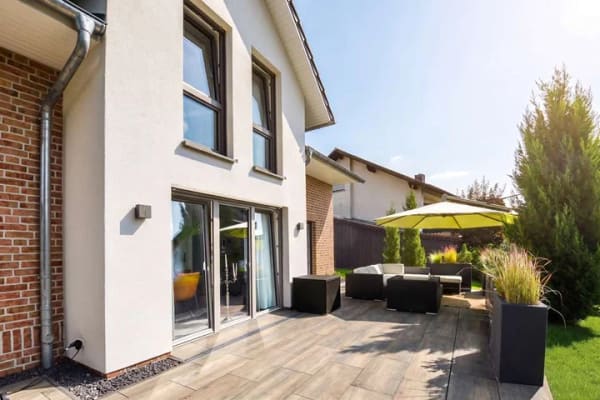 Immobilie in Weibersbrunn - Exklusives und neuwertiges Viebrock-Haus in Weibersbrunn mit herrlichem Panorama! - Bild 1