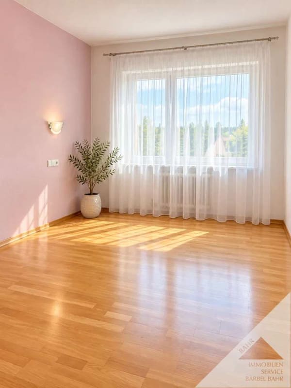 Immobilie in Ehningen - Geräumige 2,5-Zimmer-Wohnung mit großem Balkon in ruhiger Lage von Ehningen  - Bild 3