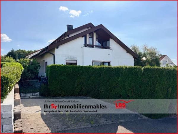 Immobilie in Neckartenzlingen - Verwirklichen Sie Ihr persönliches Traumhaus! Großzügiges Einfamilienhaus mit Einliegerwohnung - Bild 0