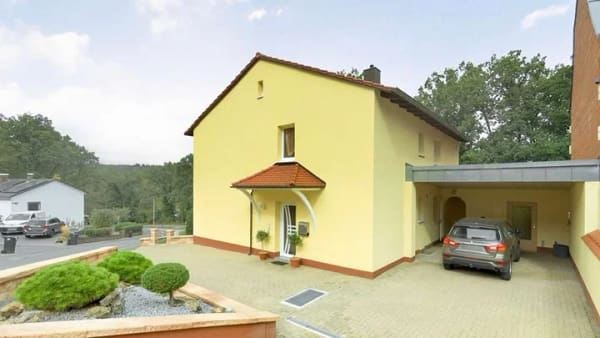 Immobilie in Kreuzwertheim - Modernisiertes 3-Parteienhaus – ca. 220 m² & attraktives Neuvermietungspotenzial - Bild 3