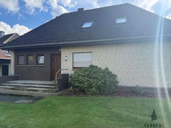 Immobilie in Harpstedt - Zweifamilienhaus mit vielseitigen Nutzungsmöglichkeiten in Harpstedt - Bild 1