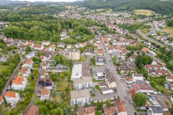 Immobilie in Birkenau - Wohnen mit Weitblick – Einfamilienhaus mit Einliegerwohnung in attraktiver Hanglage - Bild 2