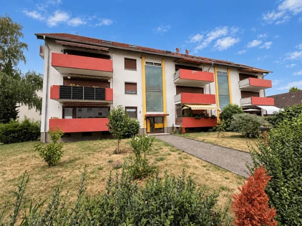Immobilie in Riegel - Großzügige 3-Zimmer-Dachgeschosswohnung mit Westbalkon, Garage und viel Gestaltungspotenzial ! - Bild 0
