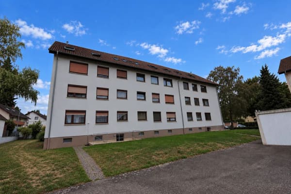Immobilie in Riegel - Großzügige 3-Zimmer-Dachgeschosswohnung mit Westbalkon, Garage und viel Gestaltungspotenzial ! - Bild 3