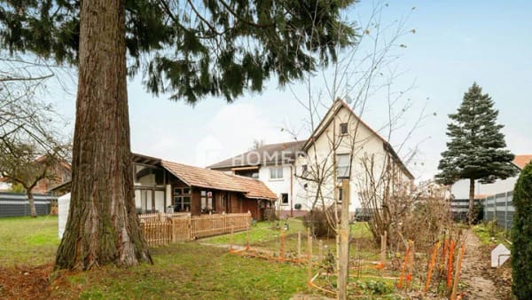 Immobilie in Wutach - Gepflegtes Bauernhaus mit Charme & Potenzial: 2200 m² Grundstück, Scheune & Wohnmöglichkeiten - Bild 0