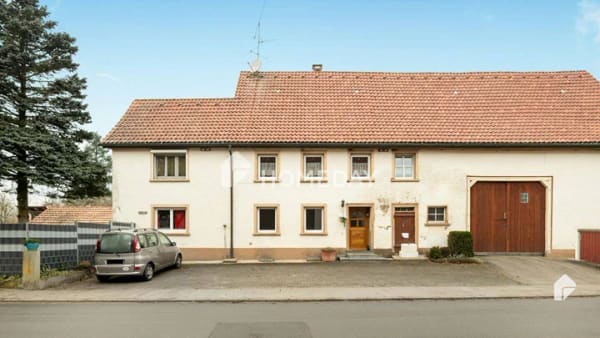 Immobilie in Wutach - Gepflegtes Bauernhaus mit Charme & Potenzial: 2200 m² Grundstück, Scheune & Wohnmöglichkeiten - Bild 1