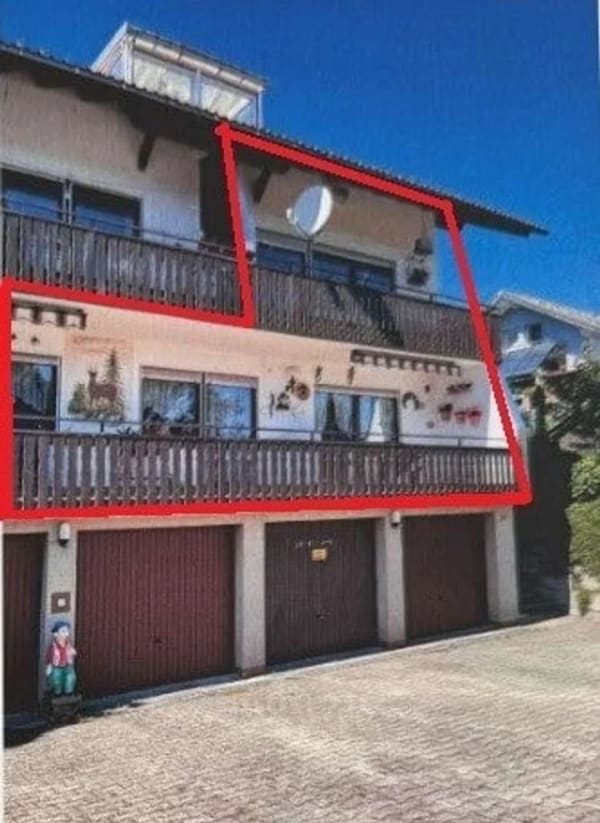 Immobilie in Herrischried - Maisonette-Wohnung mit zwei Balkonen und Garagen - Bild 0