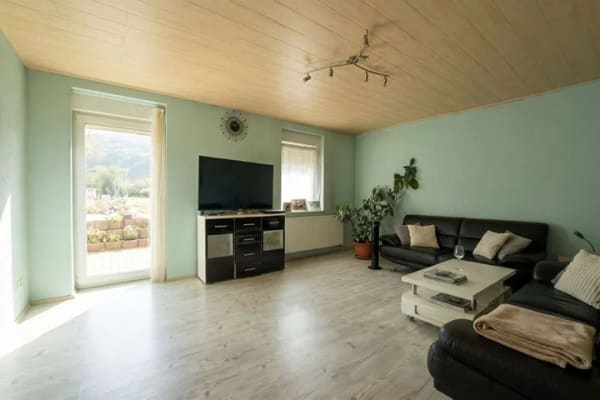 Immobilie in Ramstein-Miesenbach - Bereit für Ihre Ideen: Einfamilienhaus am Ortsrand von Landstuhl - Bild 1