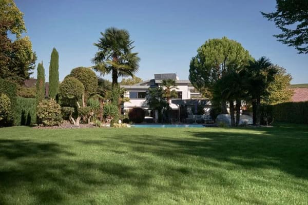 Immobilie in Bechtheim - Großes freistehendes Einfamilienhaus mit beeindruckendem Garten und Pool - Bild 0