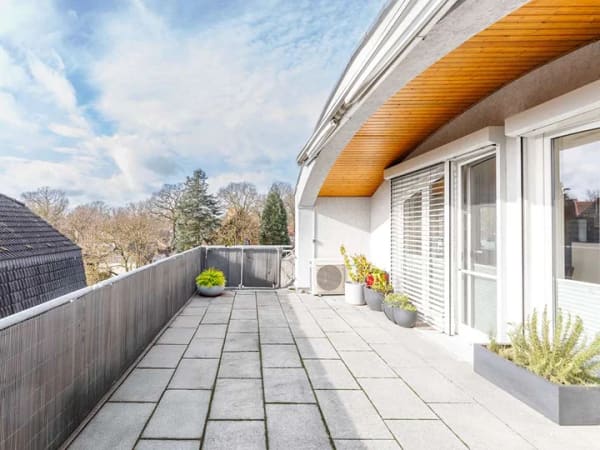 Immobilie in Schöneiche bei Berlin - Idyllic Upstairs - Dachgeschoss mit 3 Terrassen, Kamin & Stellplatz
nahe dem Strandbad Müggelsee - Bild 2