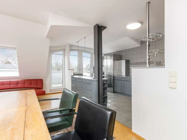 Immobilie in Schöneiche bei Berlin - Idyllic Upstairs - Dachgeschoss mit 3 Terrassen, Kamin & Stellplatz
nahe dem Strandbad Müggelsee - Bild 4