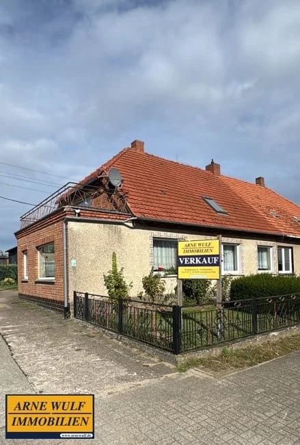Immobilie in Lübz - ++Wohnhaus mit großem Grundstück & zwei Scheunen++ - Bild 1