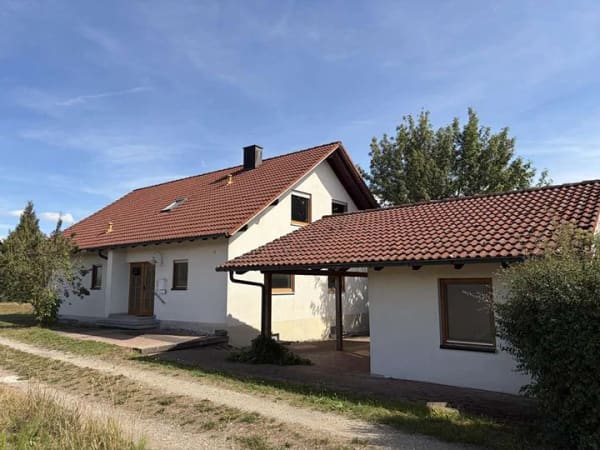 Immobilie in Hirrlingen - Ein Zuhause mit Zukunft - Einfamilienhaus mit Ausbaupotenzial und Ortsrandlage! - Bild 0